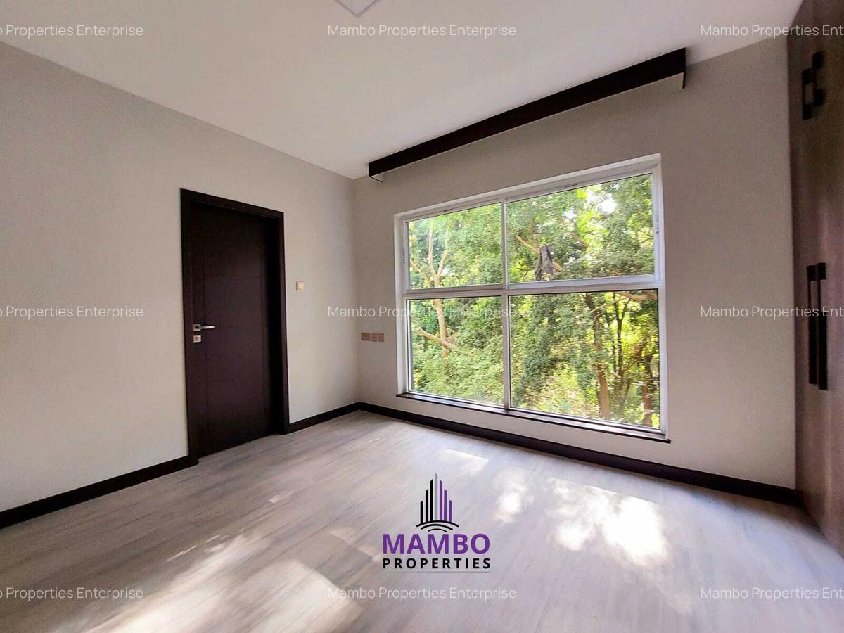 3 Bed Apartment with En Suite at Riverside Dr - 11