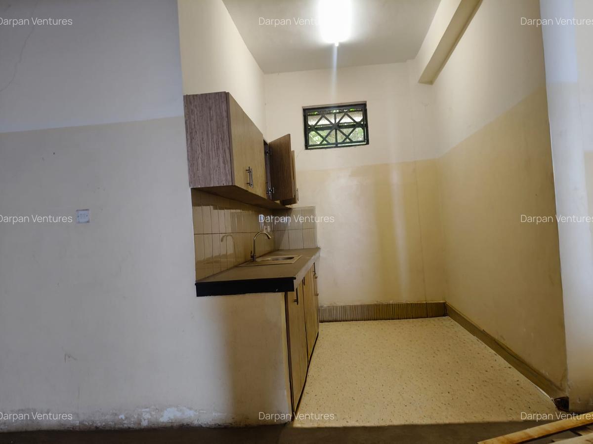 5,500 ft² Warehouse with Service Charge Included in Ruaraka - 5