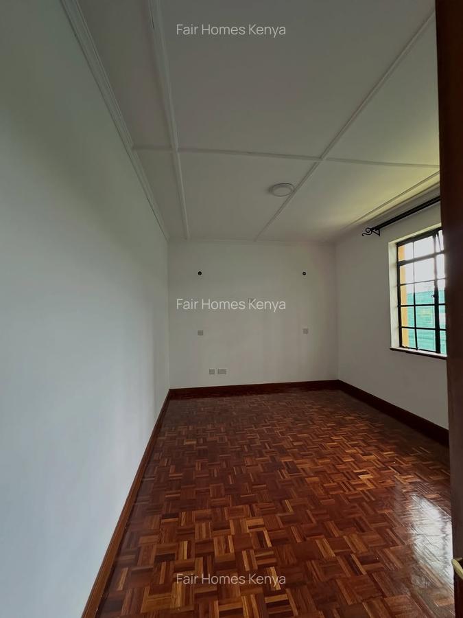 4 Bed House with En Suite at Lavington Mall - 18