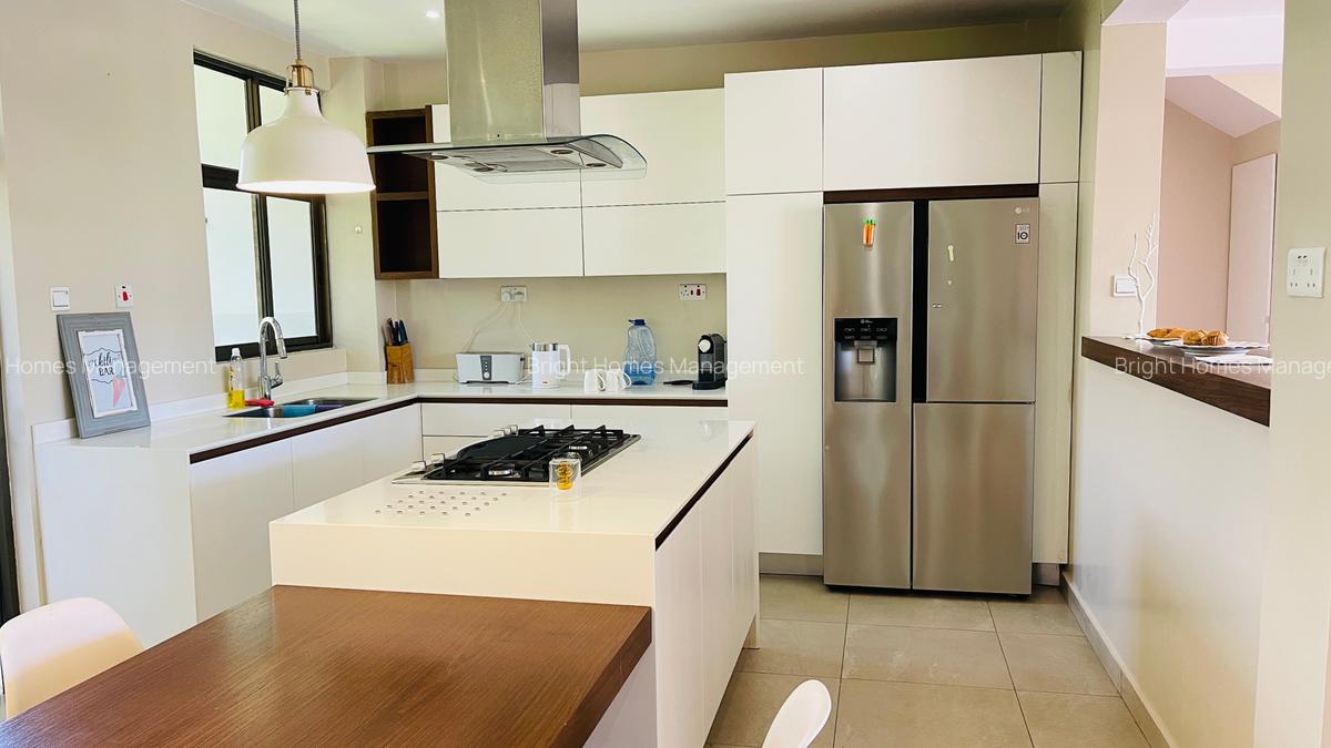 3 Bed Apartment with En Suite in Lavington - 6