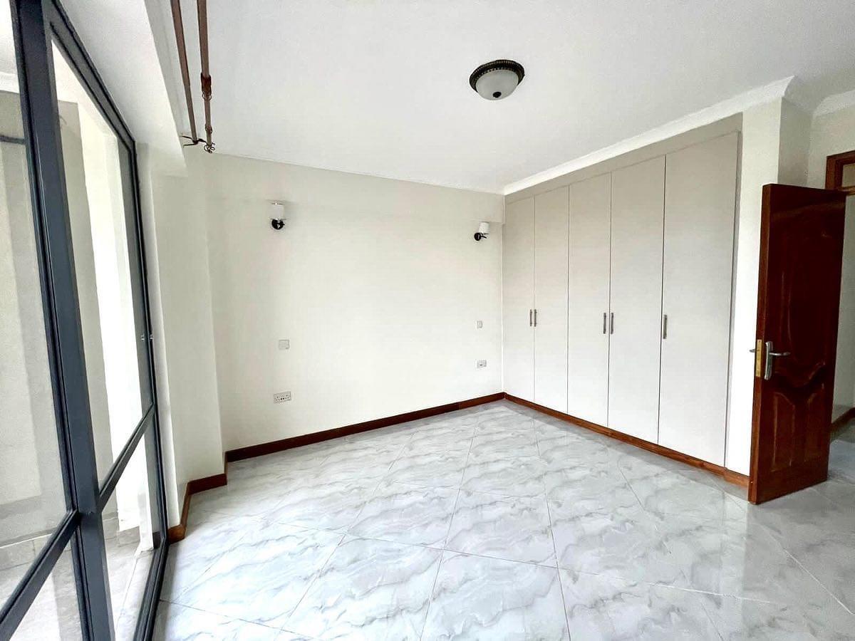 Serviced 2 Bed Apartment with En Suite at School Lane - 4