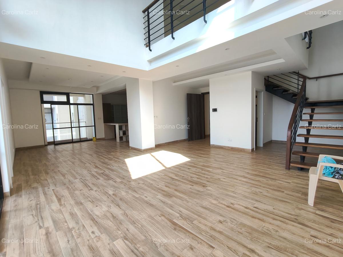4 Bed Apartment with En Suite at Riverside Drive - 7