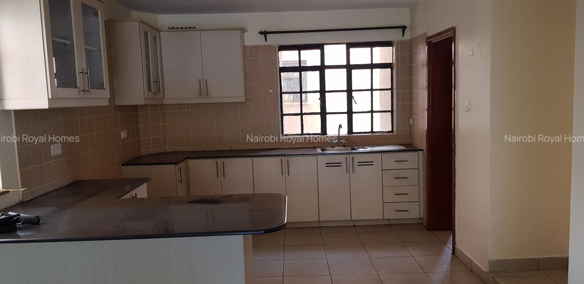 2 Bed Apartment with En Suite at Riveside Drive - 6