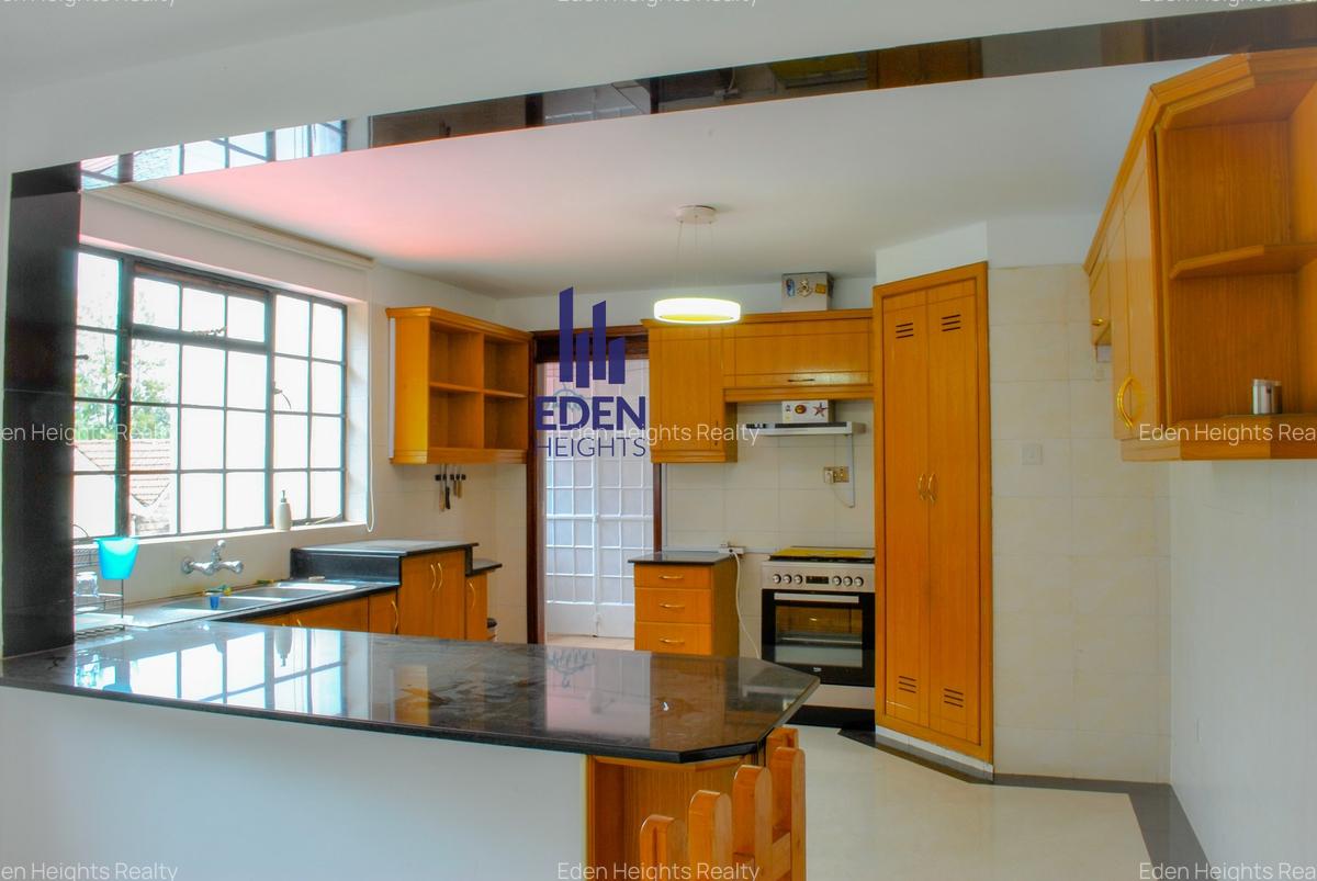 3 Bed Apartment with En Suite in Valley Arcade - 5