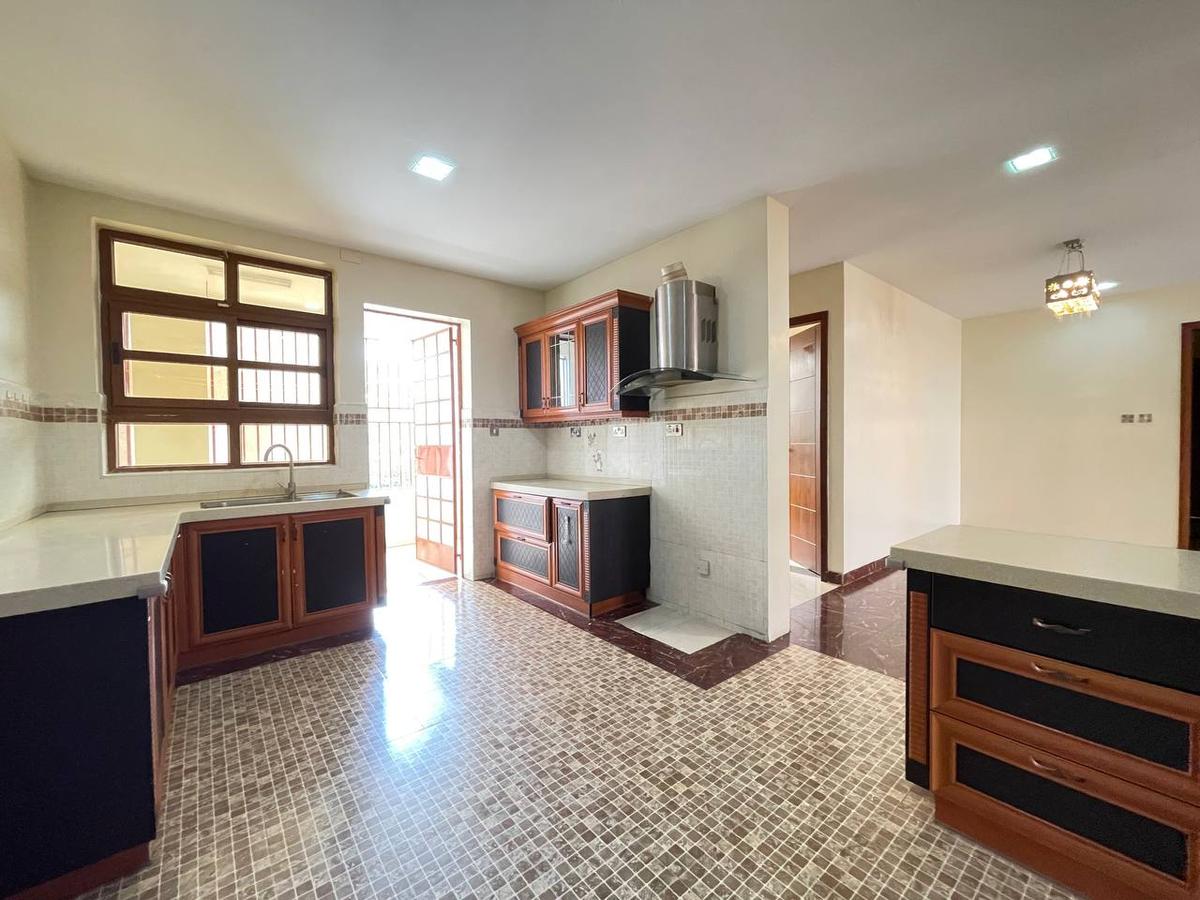 4 Bed Apartment with En Suite in Lavington - 5