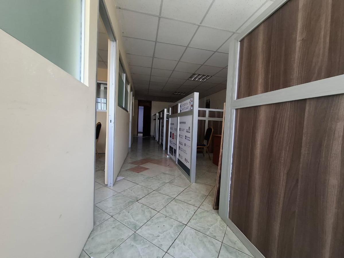 680 ft² Office with Service Charge Included in Westlands Area - 14