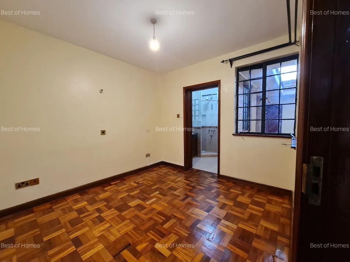 4 Bed Townhouse with En Suite in Lavington - 8