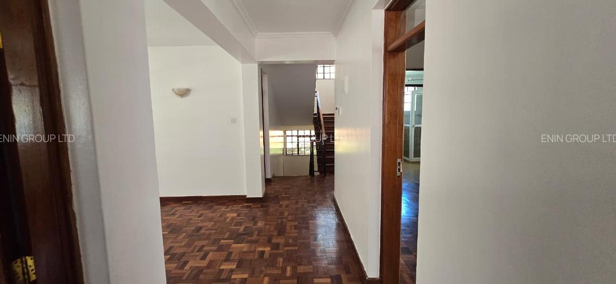 5 Bed Townhouse with En Suite in Lavington - 6