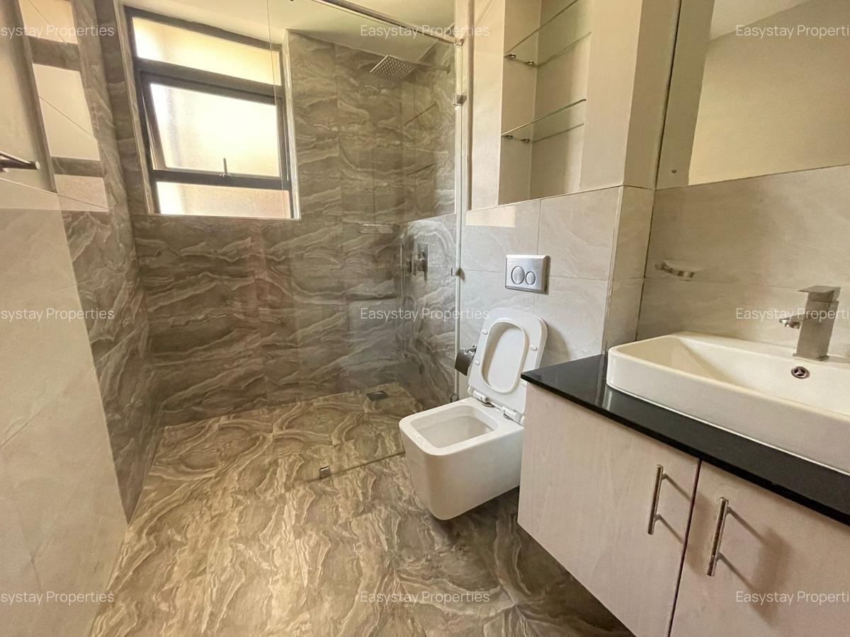 4 Bed Apartment with En Suite in Riverside - 13