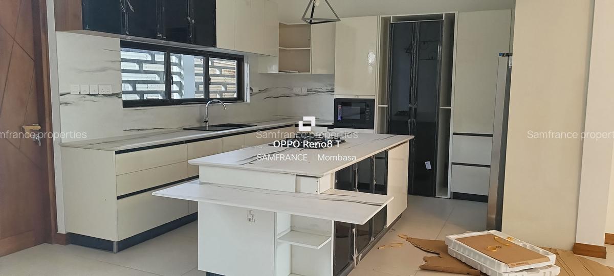 Serviced 3 Bed Apartment with En Suite at Mount Kenya Road - 12