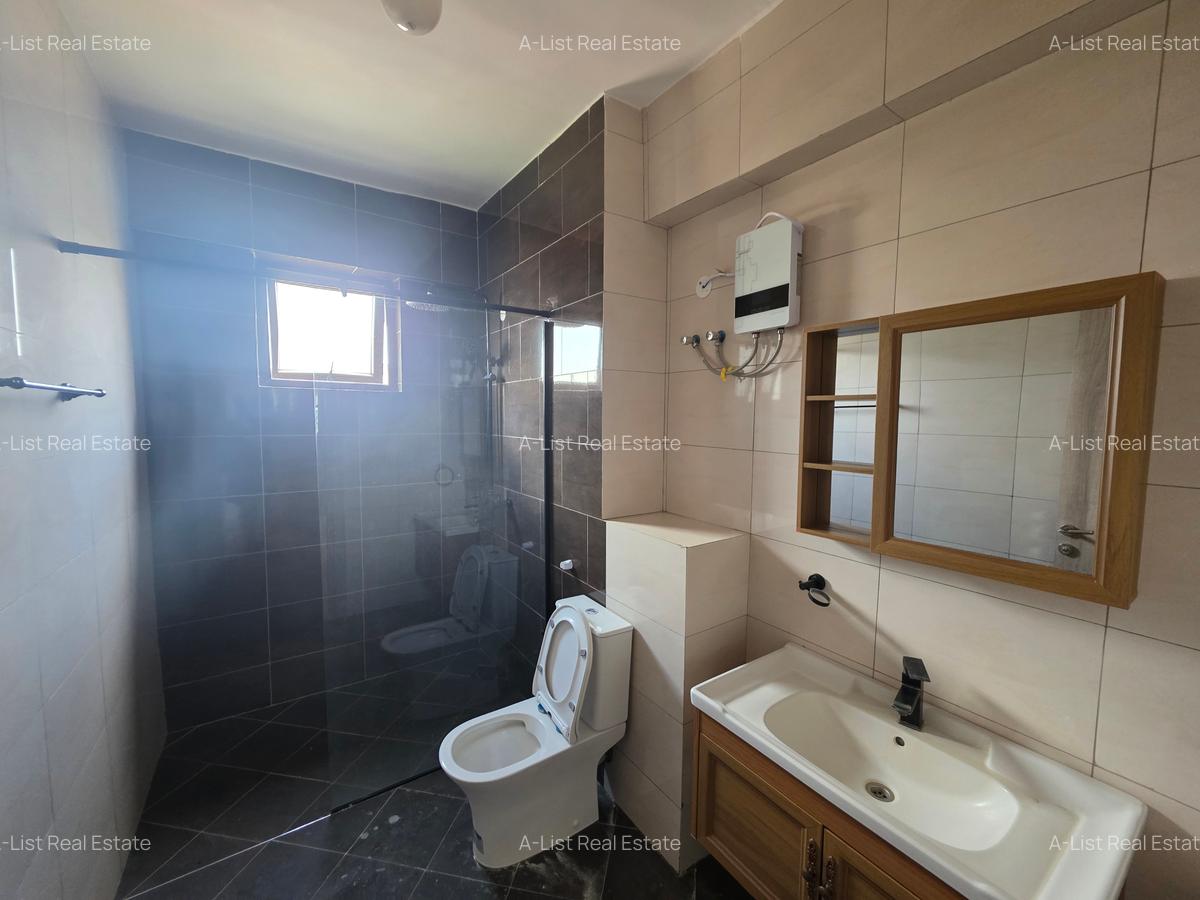 1 Bed Apartment with En Suite at Lantana Road - 4