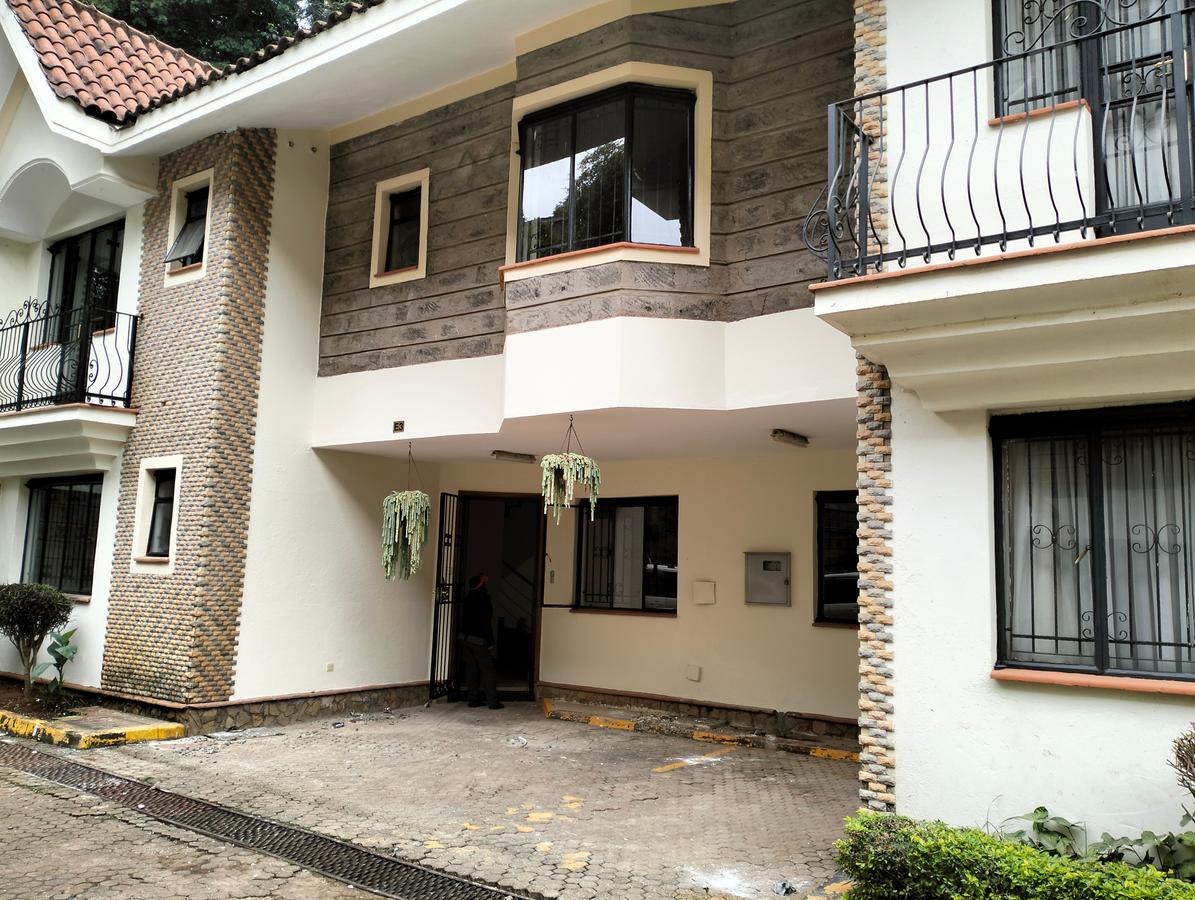 4 Bed Townhouse with En Suite in Lavington - 1