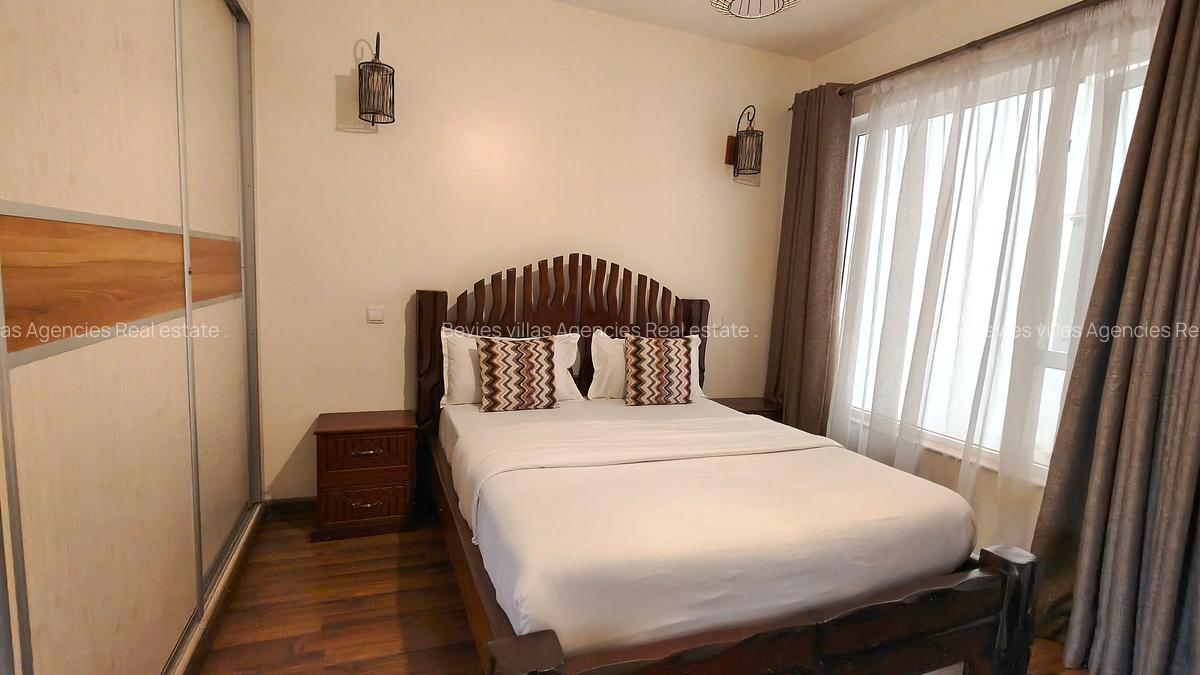 Serviced 4 Bed Apartment with En Suite at Parklands - 11