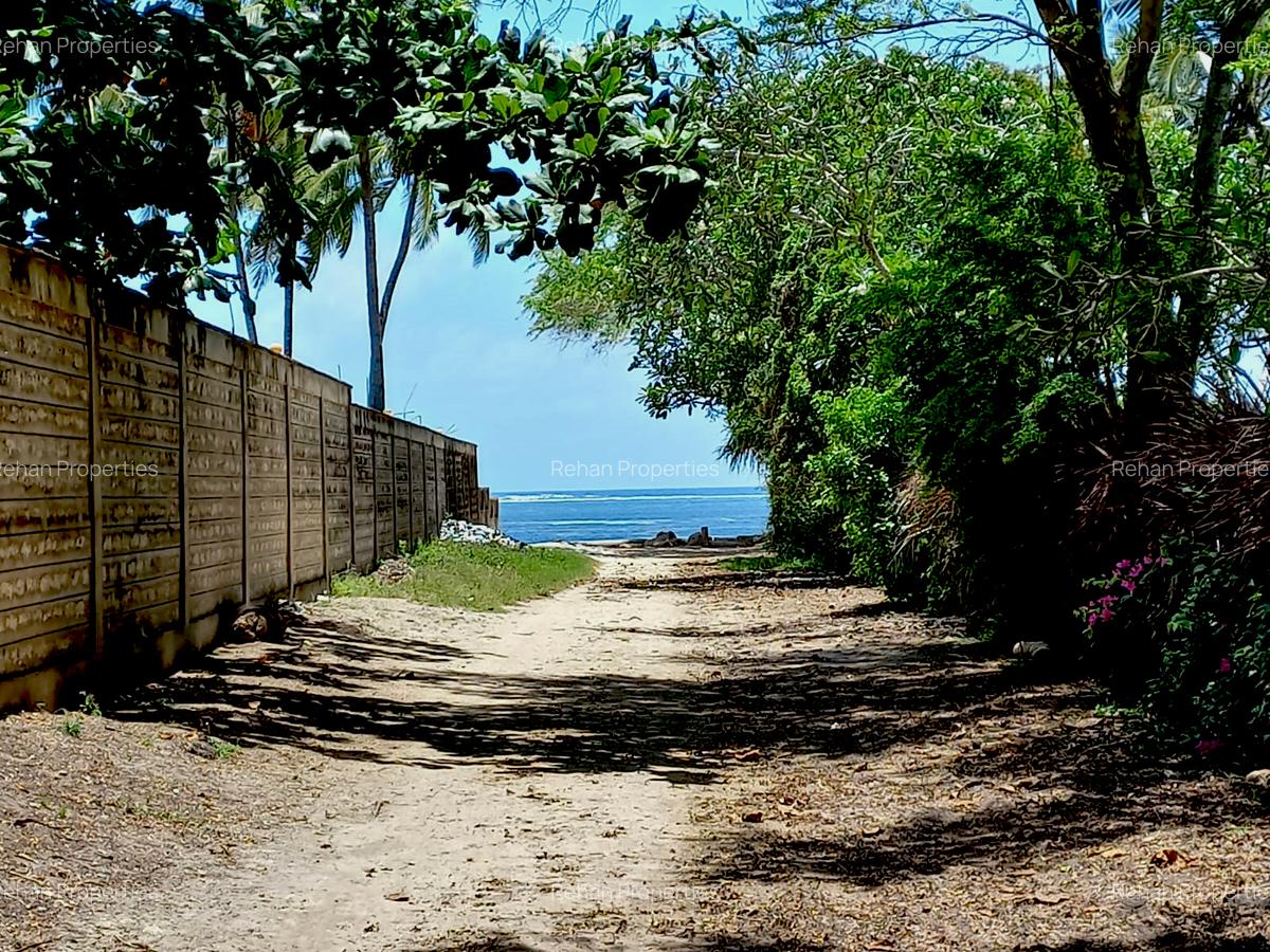 2 Bed Apartment with En Suite in Kikambala - 13