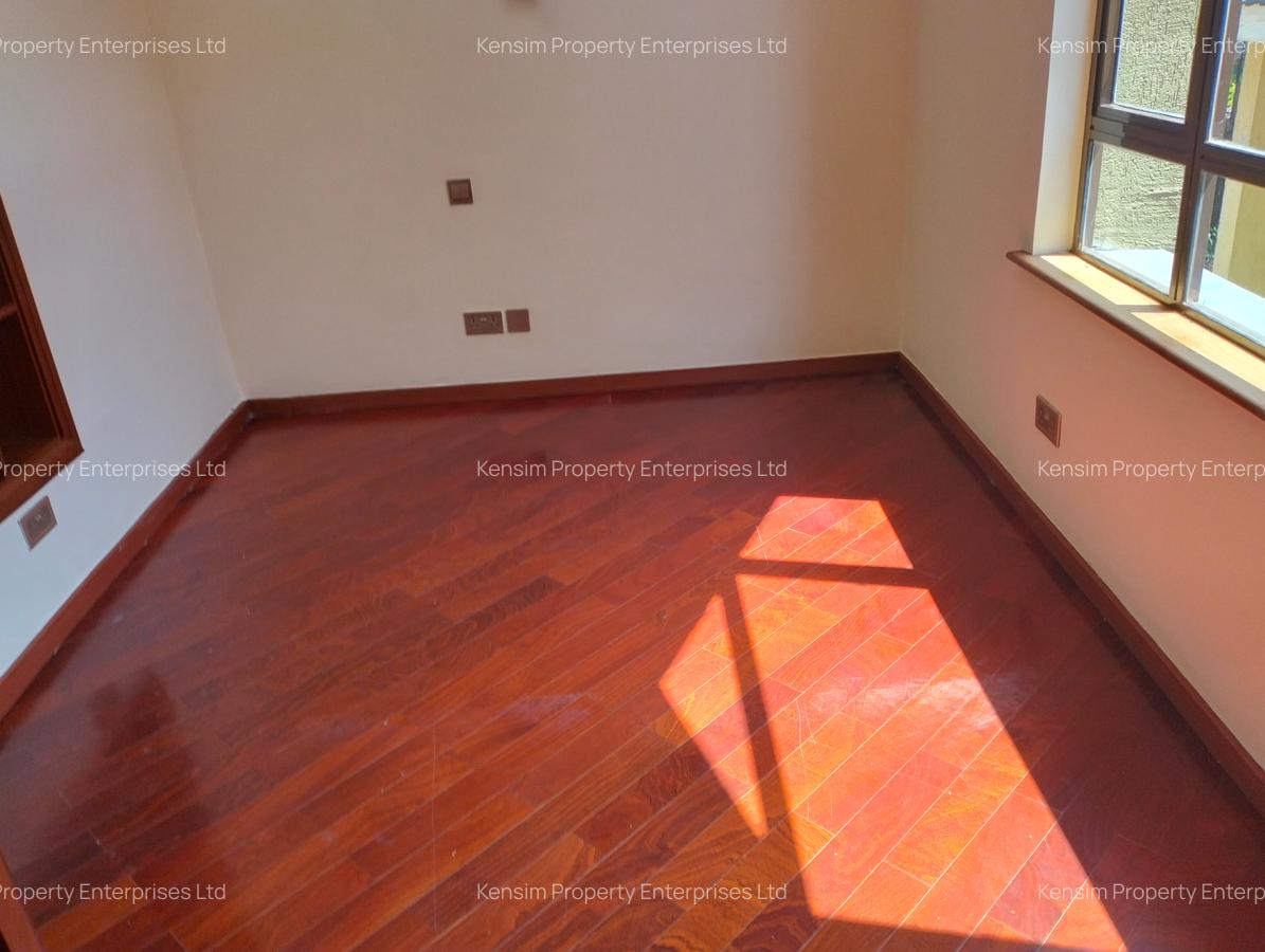 5 Bed Townhouse with En Suite in Lavington - 18