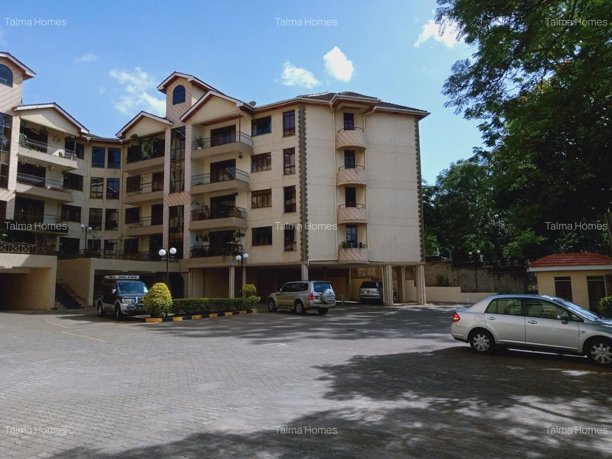 3 Bed Apartment with En Suite at Brookside Area - 18