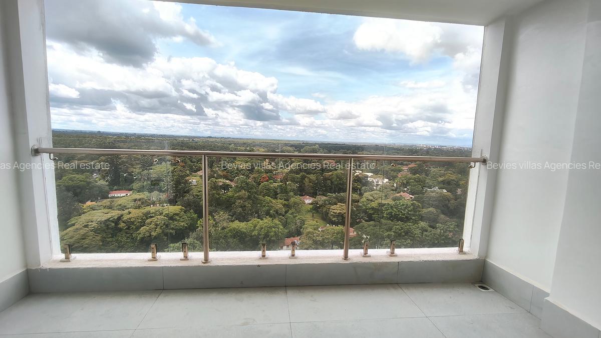 4 Bed Apartment with En Suite at Parklands - 11