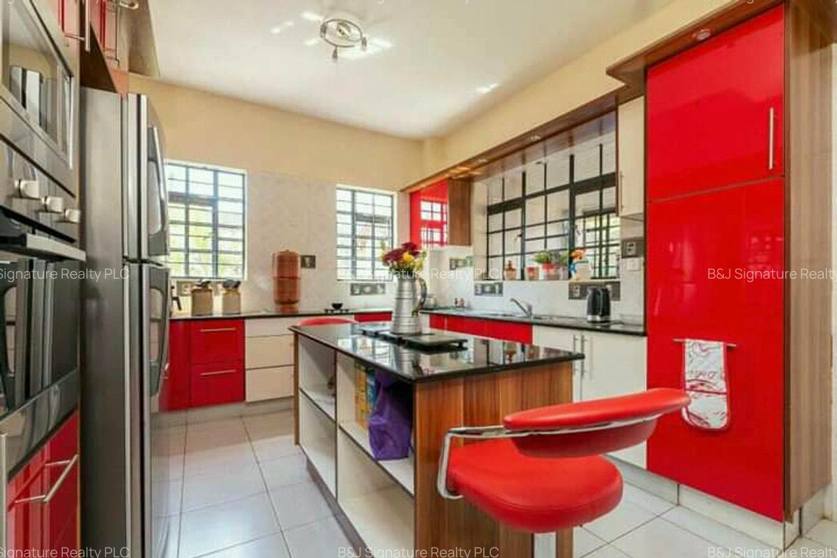 5 Bed Townhouse with En Suite in Kitisuru - 1