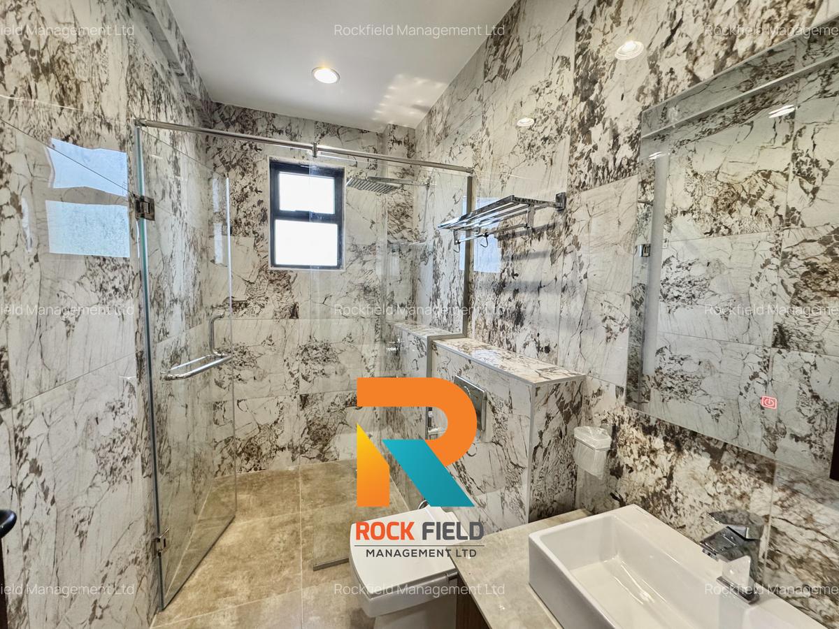 2 Bed Apartment with En Suite in Brookside - 15