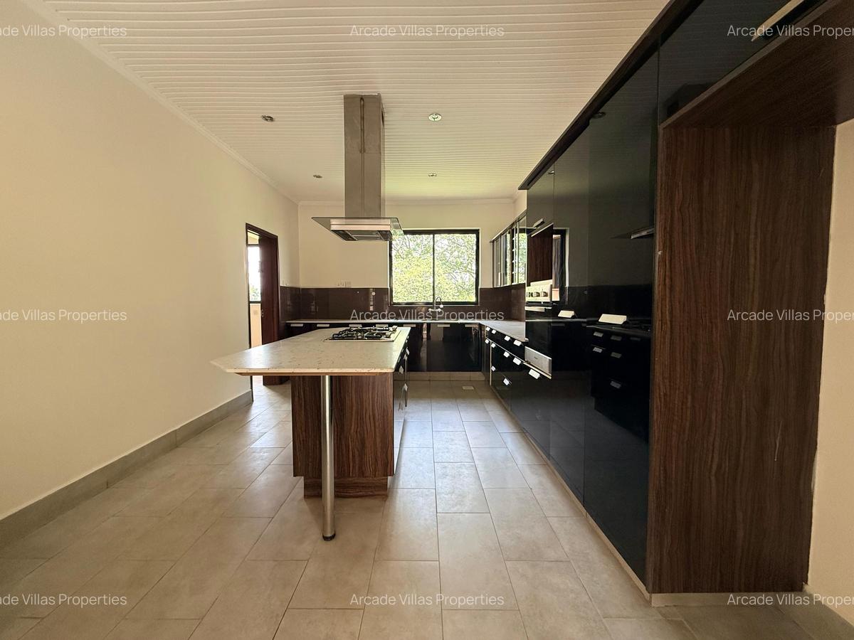 3 Bed Apartment with En Suite in Westlands Area - 4