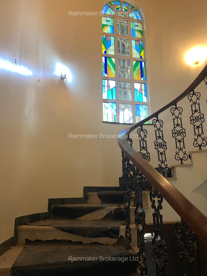 4 Bed House with En Suite at Crossroads - 6