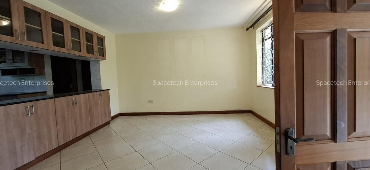 5 Bed House with En Suite in Runda - 10