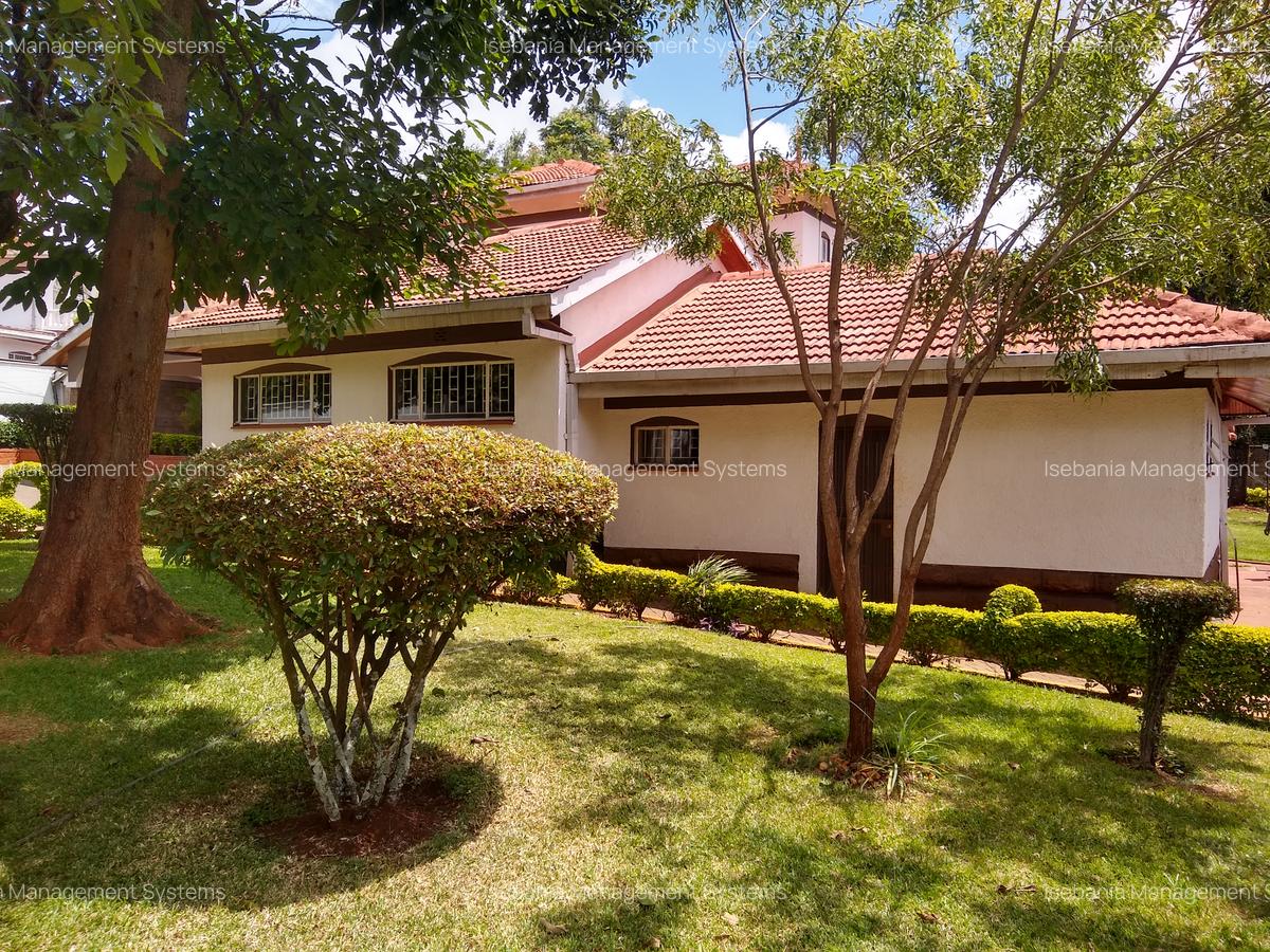 4 Bed House with En Suite at Rosslyn Road - 3