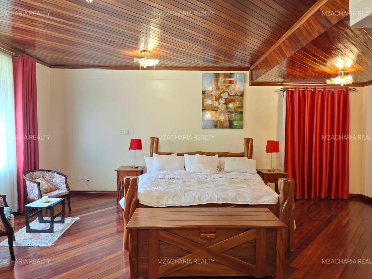 5 Bed Villa with En Suite in Runda - 9