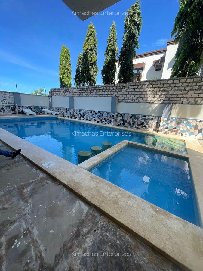 2 Bed Apartment with En Suite at Off Links Road - 19