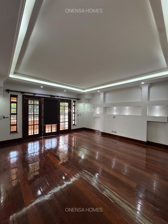 5 Bed House with En Suite in Runda - 15