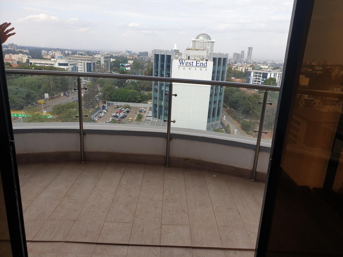 2 Bed Apartment with En Suite at Westlands - 5