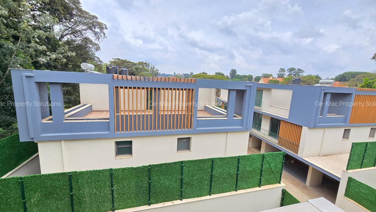 5 Bed Villa with En Suite in Lavington - 2