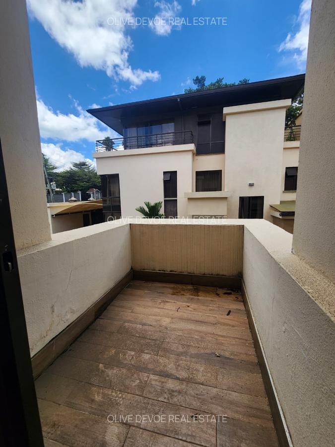 5 Bed Townhouse with En Suite in Kileleshwa - 16