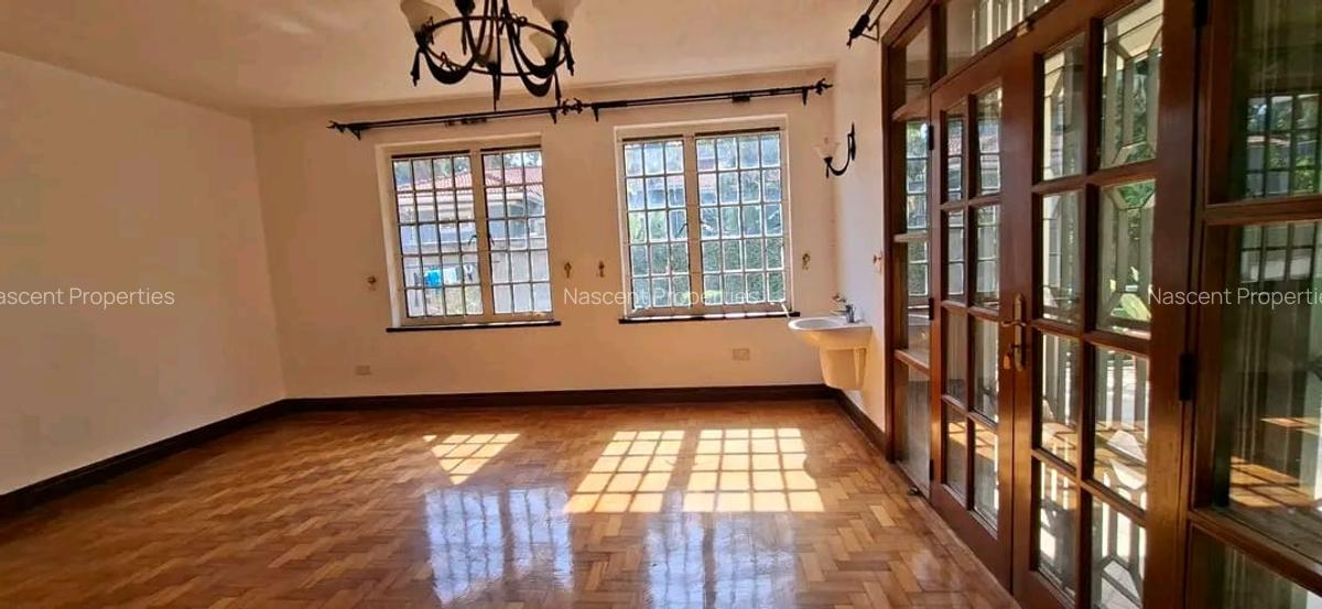 5 Bed House with En Suite in Runda - 10