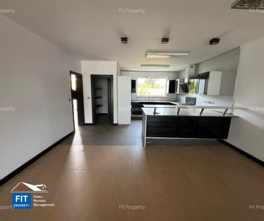 3 Bed Apartment with En Suite at Riverside Grove - 5