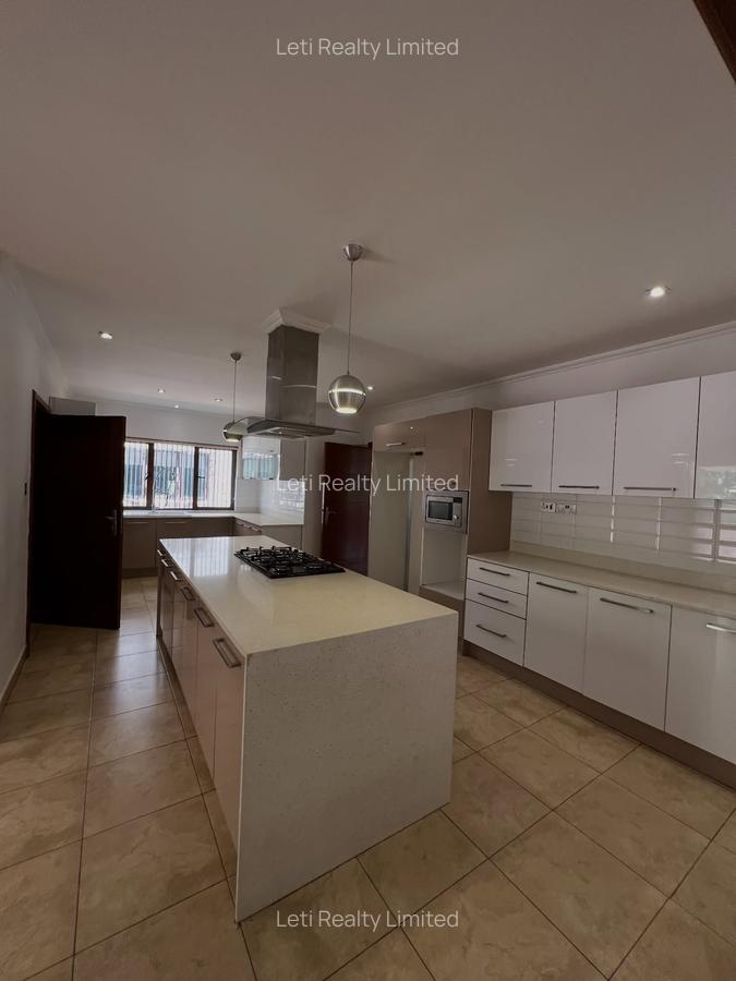 5 Bed Townhouse with En Suite in Lavington - 7