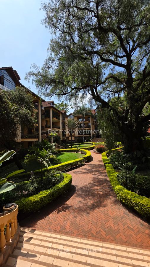 3 Bed Apartment with En Suite at Valley Arcade - 5