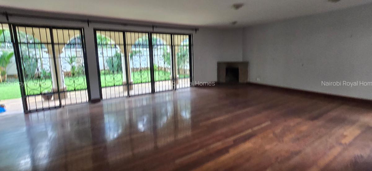 5 Bed Townhouse with En Suite at Lavington Off Convent Road - 10
