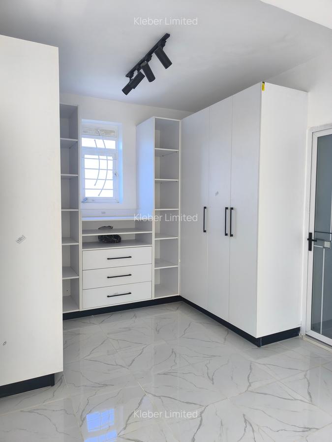 4 Bed House with En Suite in Kitengela - 16