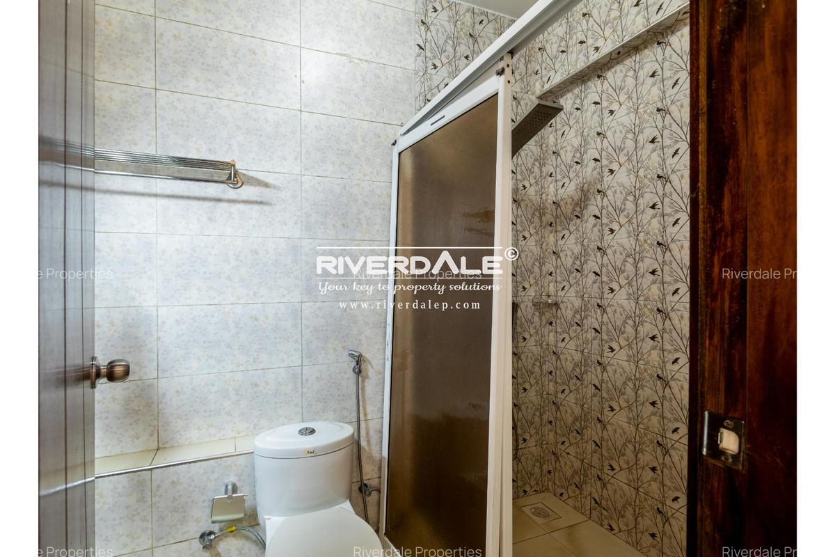 4 Bed Apartment with En Suite in Parklands - 6