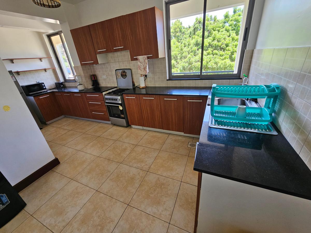 2 Bed Apartment with En Suite in Nyali Area - 6