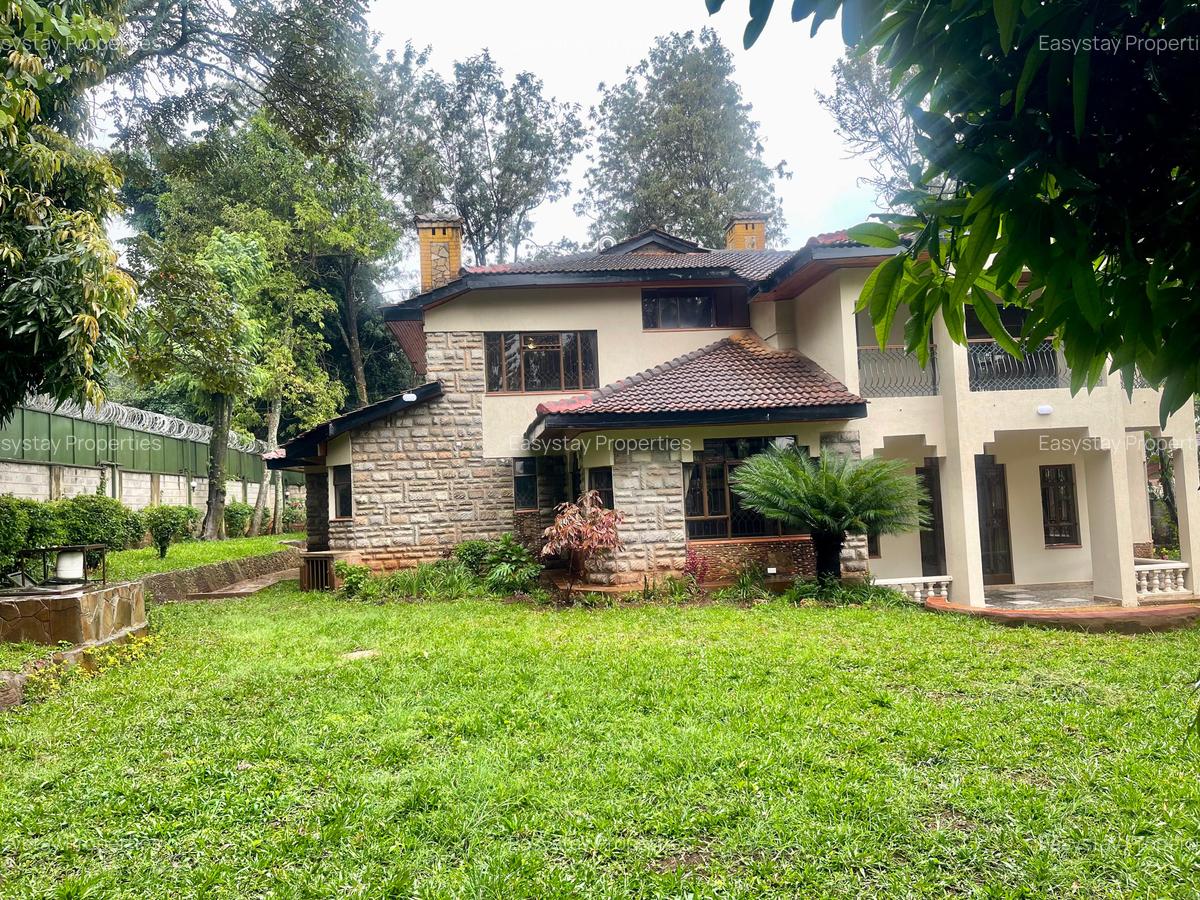 5 Bed House with En Suite in Runda - 1