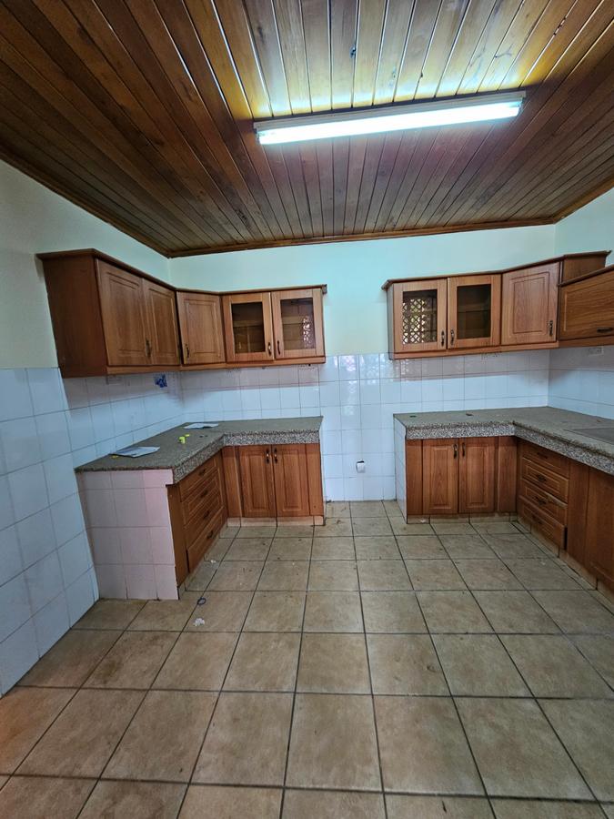 3 Bed Apartment with En Suite at Kilimani - 19