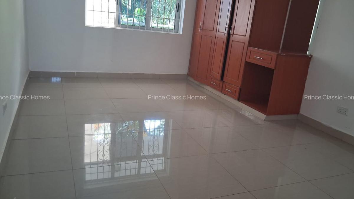 3 Bed Apartment with En Suite in Karen - 4