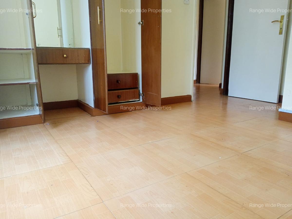 2 Bed Apartment with En Suite at Brookside Area - 4