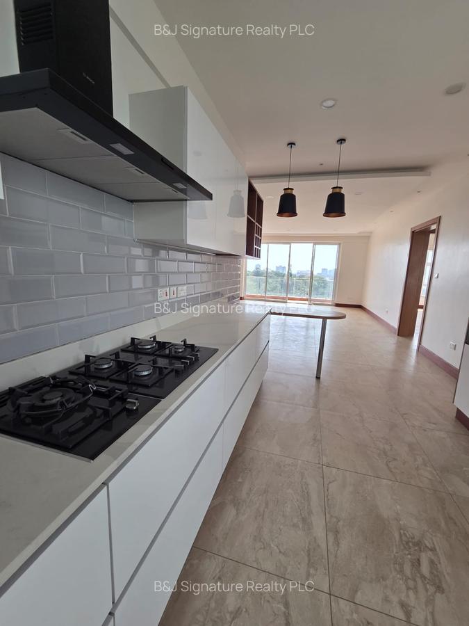 3 Bed Apartment with En Suite in Parklands - 4