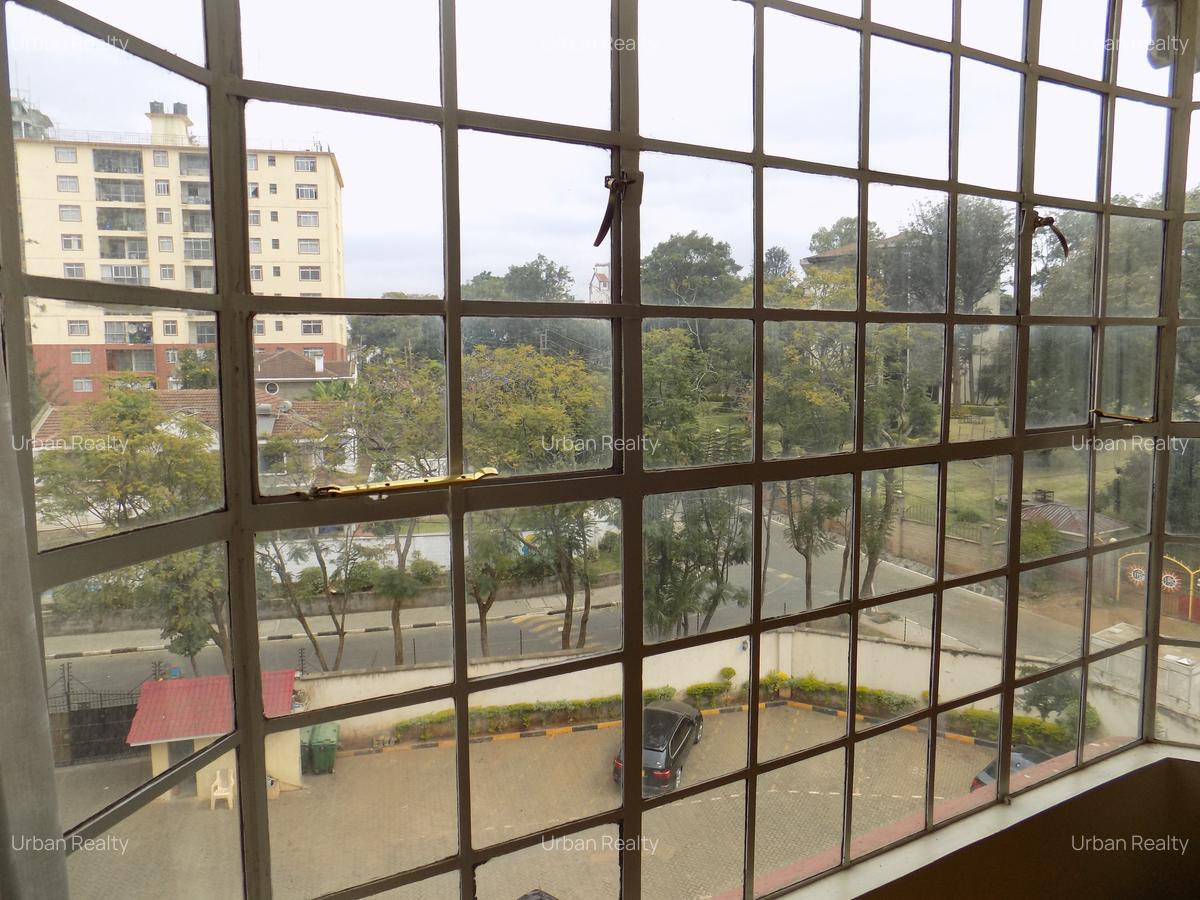 4 Bed Apartment in Kilimani - 15