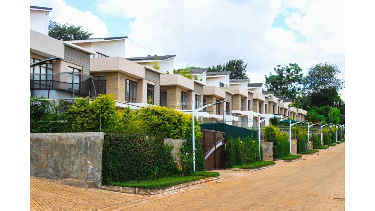 4 Bed Townhouse with En Suite in Runda - 2