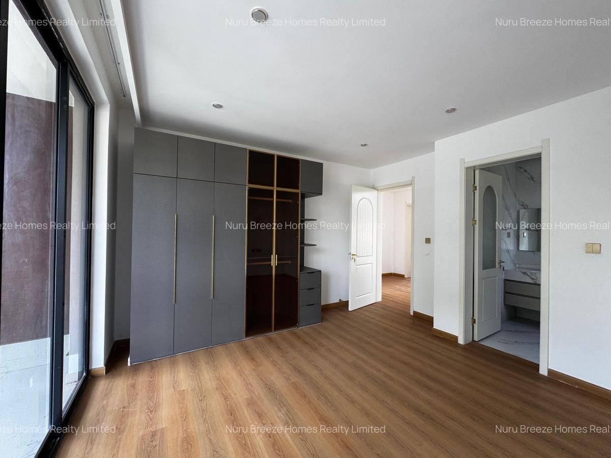 5 Bed Townhouse with En Suite in Lavington - 10