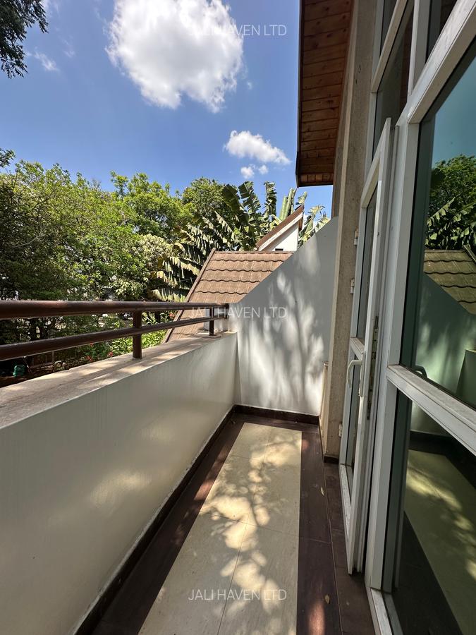 5 Bed Villa with En Suite in Lavington - 8